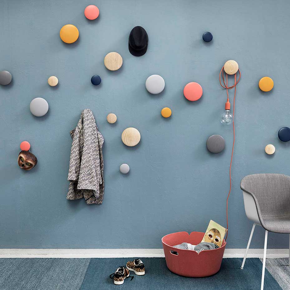 7. [07] Colgadores The Dots, de Muuto