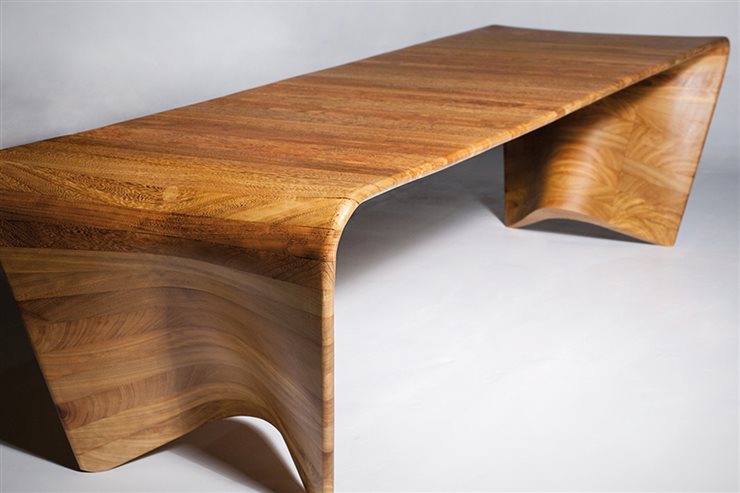 Kuria Table, de Pablo Vidiella.
