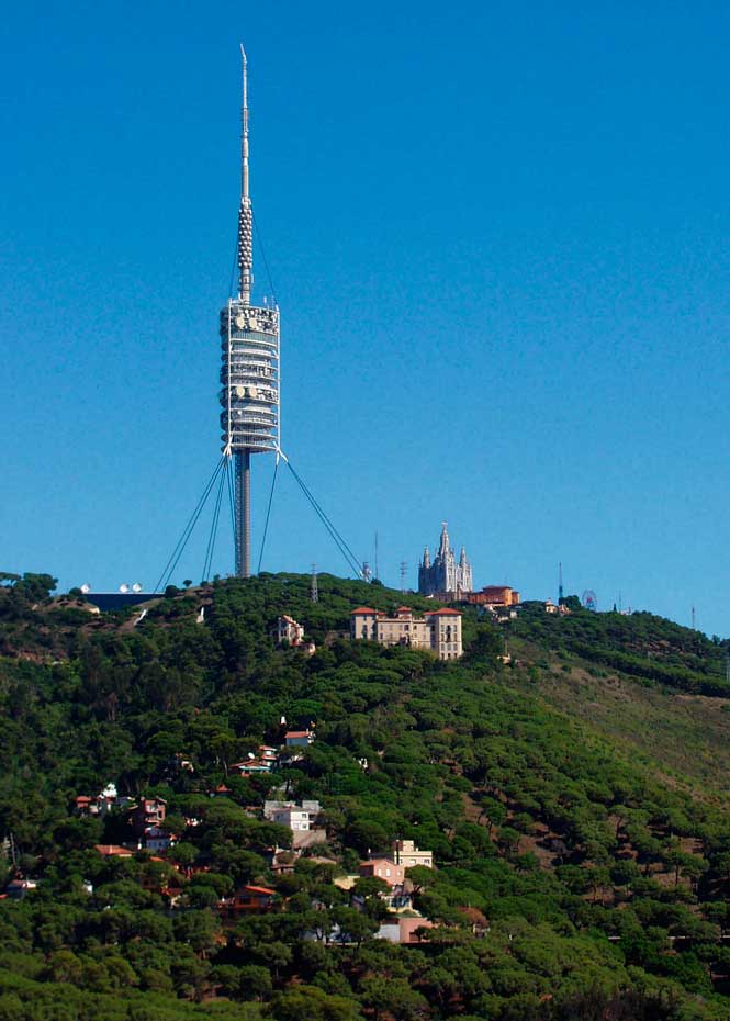 Norman Foster, Torre de comunicaciones (1992) Premio Pritzker