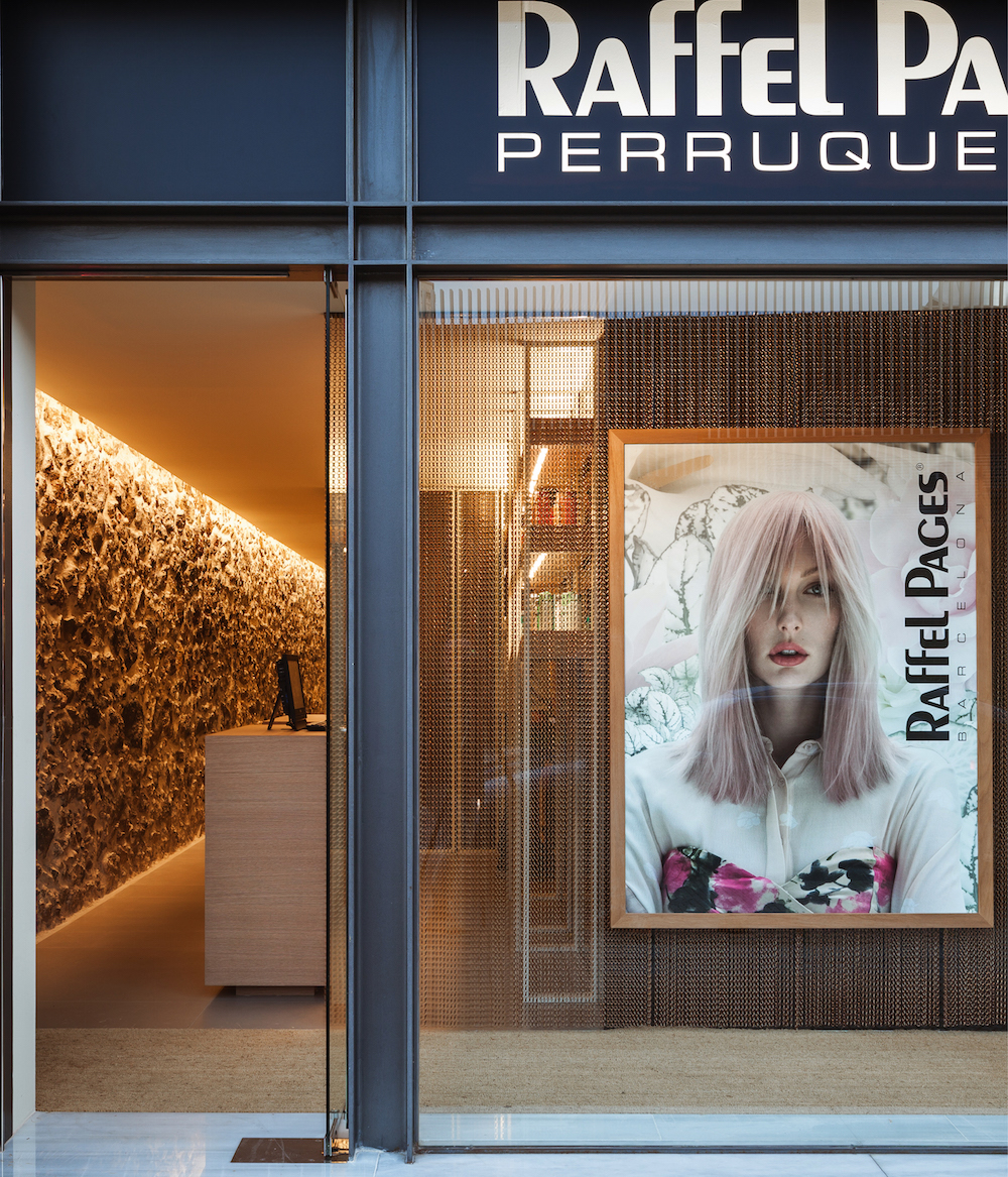 Ganadora Trabajar, peluquería Raffel Pagès, en Olot (Girona), por Arnau estudi d’arquitectura.
