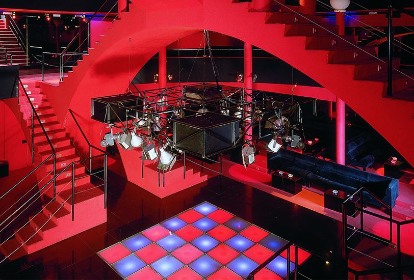 Diseño interior de Studio65 para la discoteca Flash Back