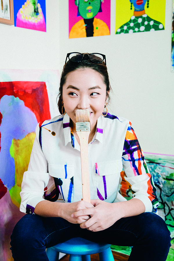 Helen Oh luciendo uno de los diseños de Desigual