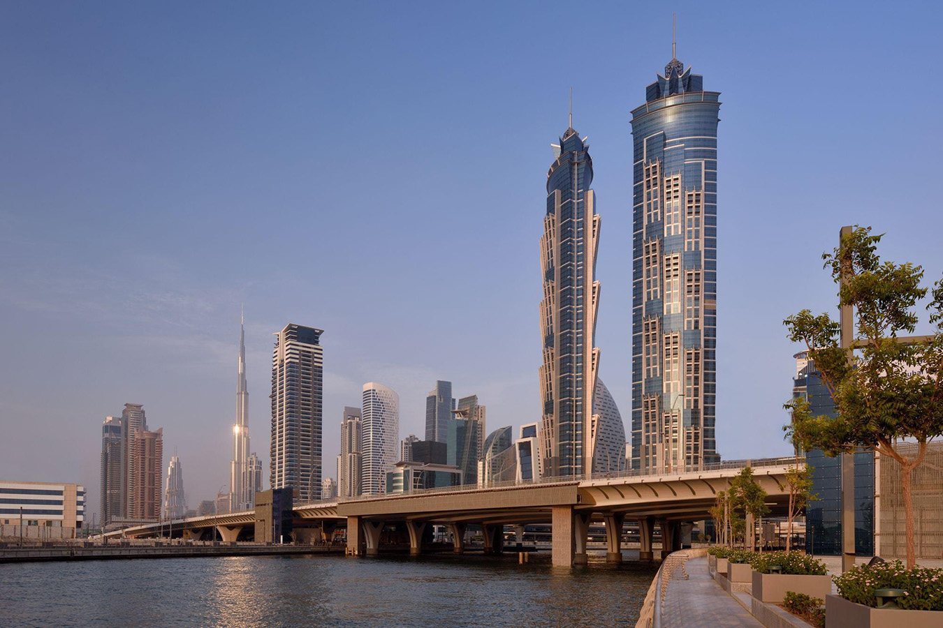 JW Marriott Marquis, Dubai, Archgroup Consultants (355m)