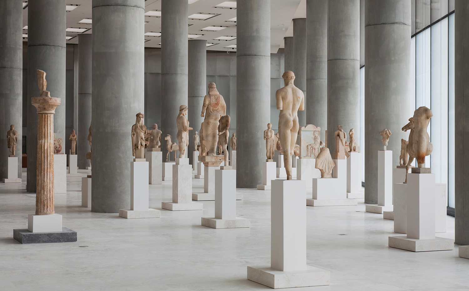 museo Acropolis Museum, en Atenas (Grecia), de Bernard Tschumi.