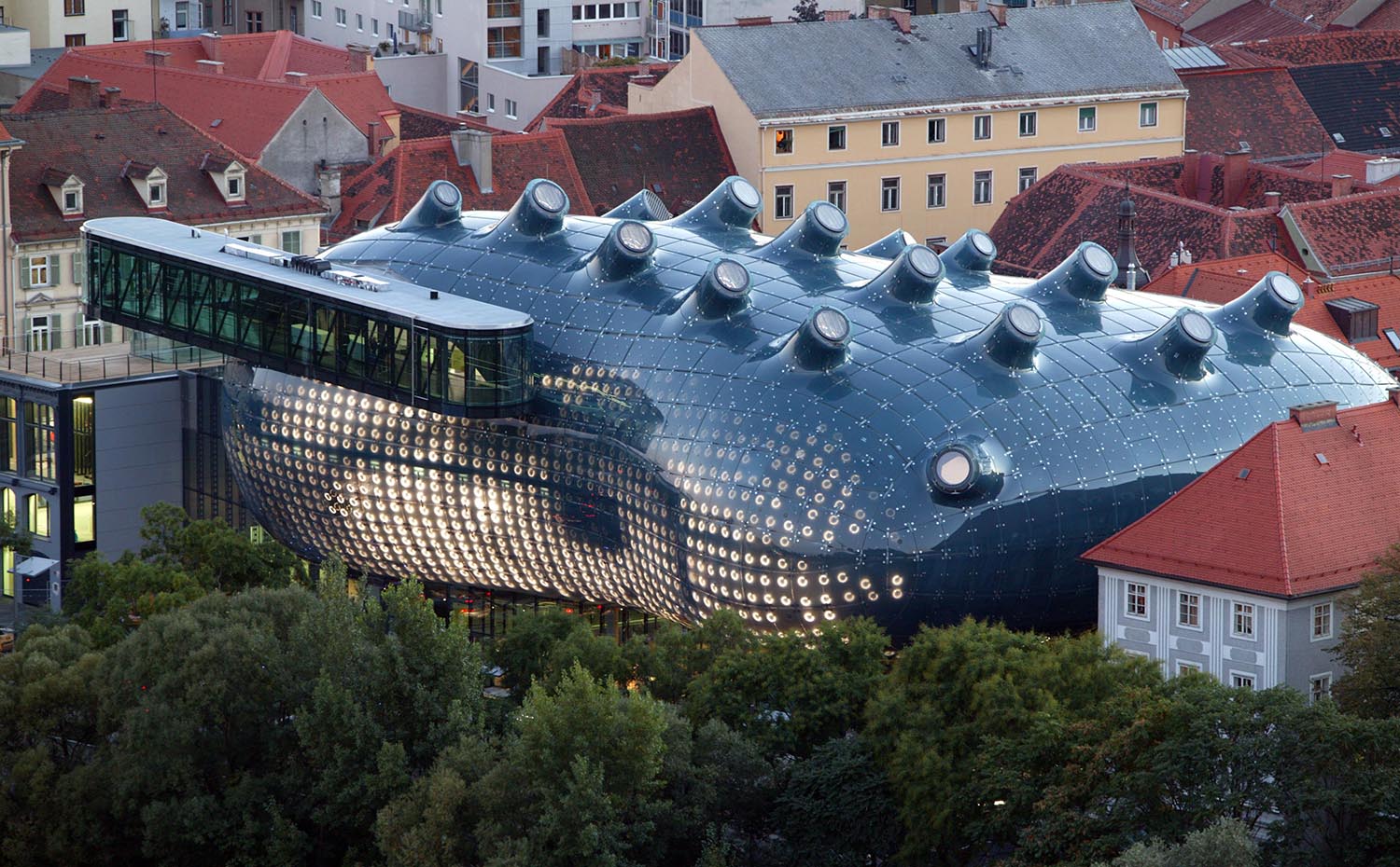 Kunsthaus Graz Museum, en Graz (Austria), de Spacelab/ Peter Cook & Colin Fournier.