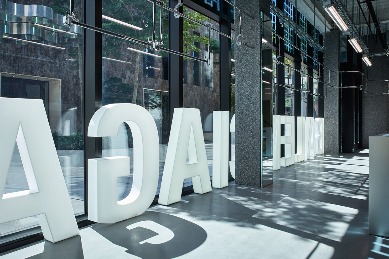 Nueva tienda Balenciaga en el Miami Design District.
