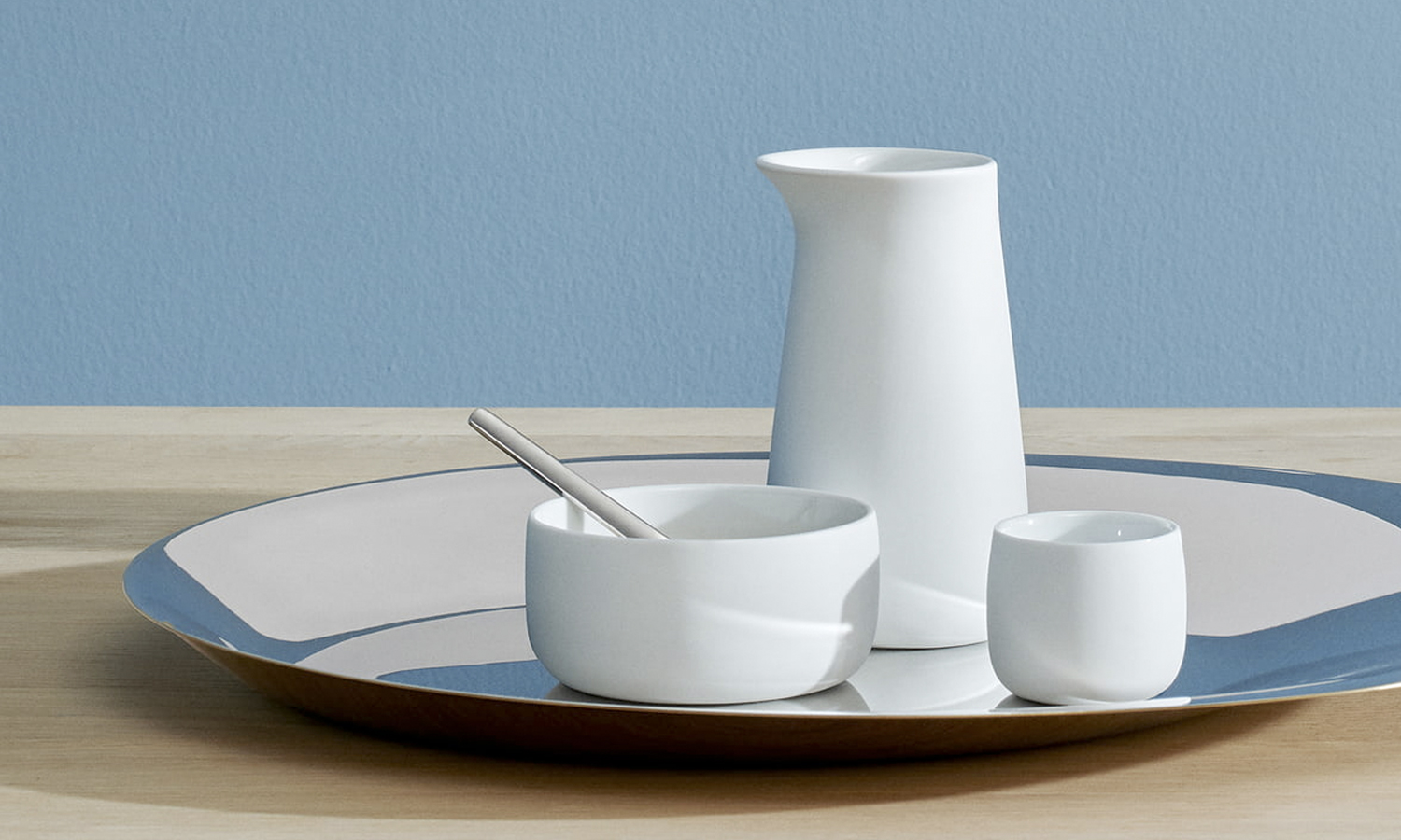 La colección diurna destaca por el color blanco de la porcelana