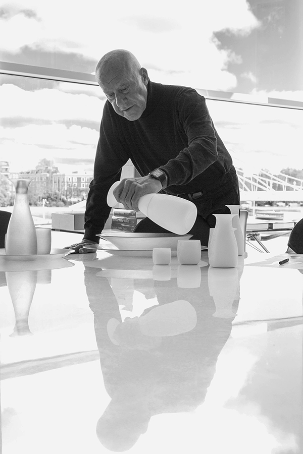 Norman Foster con su colección para Stelton