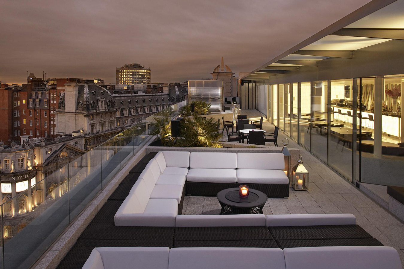 HOTELMELONDON8. [11] El sello de Norman Foster