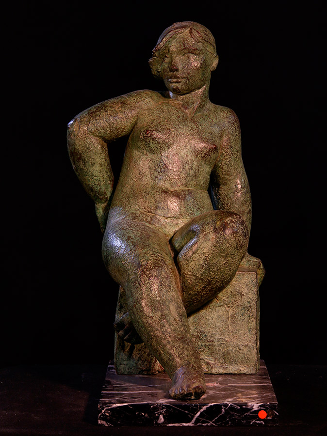 si-FIGURA-SENTADA-BRONCE. 