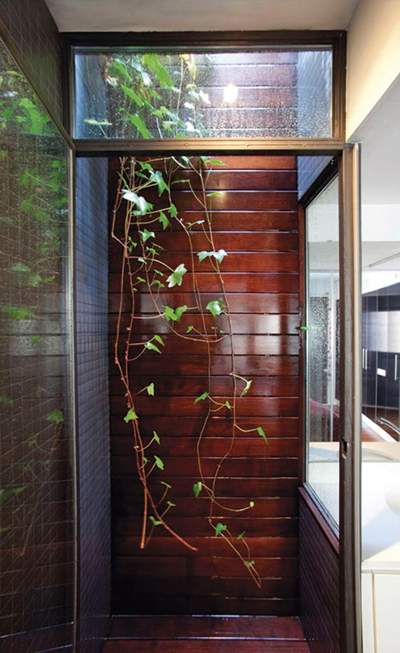  Duchas al aire libre  Miel Arquitectos