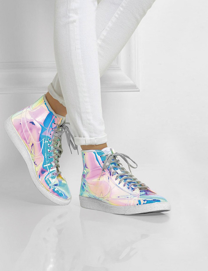 Nike sneakers. [06] Pisadas luminosas