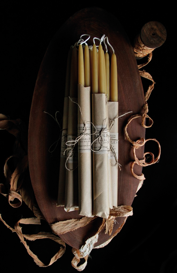 Velas de cera natural, de la marca Bees Wax.
