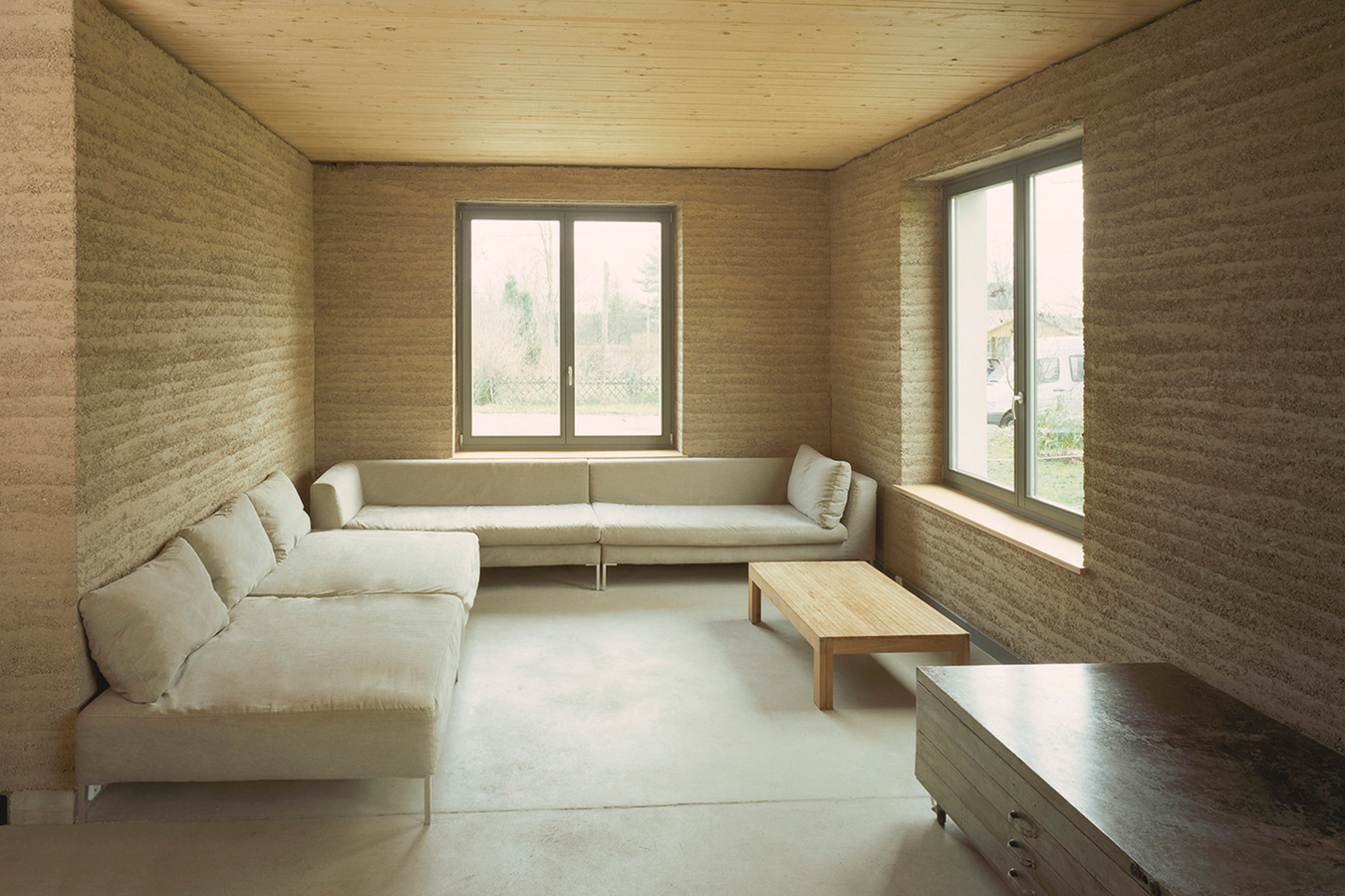 Casa de Roswag Architekten que utiliza cáñamo en el revestimiento interior.
