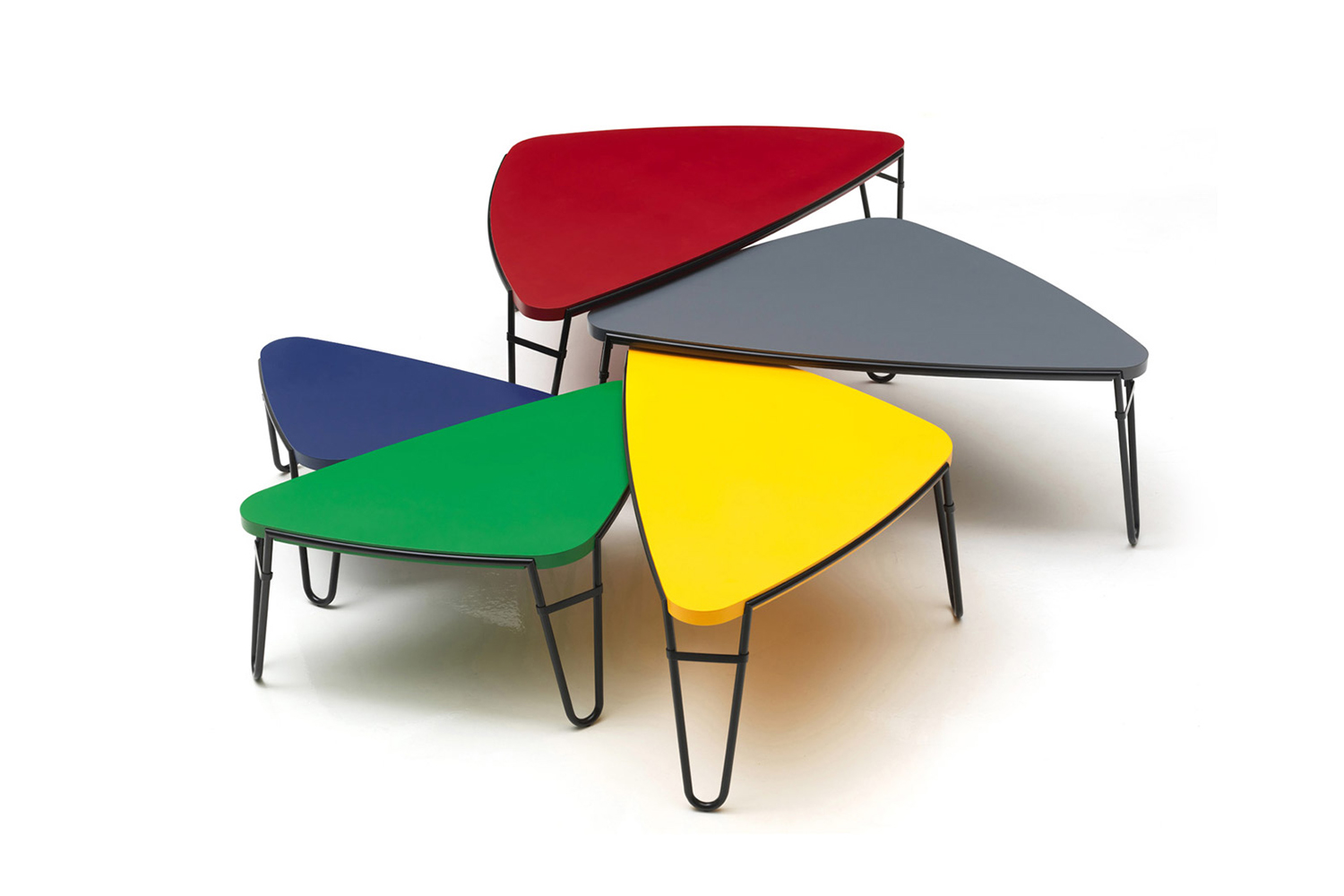 Mesa Petalo de Perriand para Cassina.
