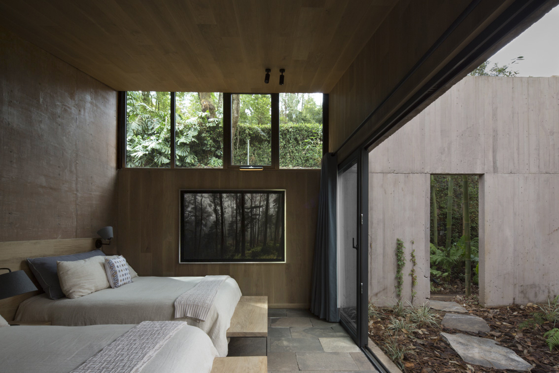 L House, por Dellekamp Arquitectos.