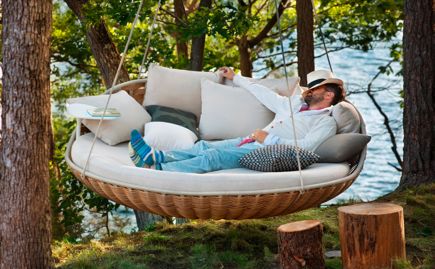 horiz-swingrest-mood-04-b-web-si. [11] 'In a good mood'