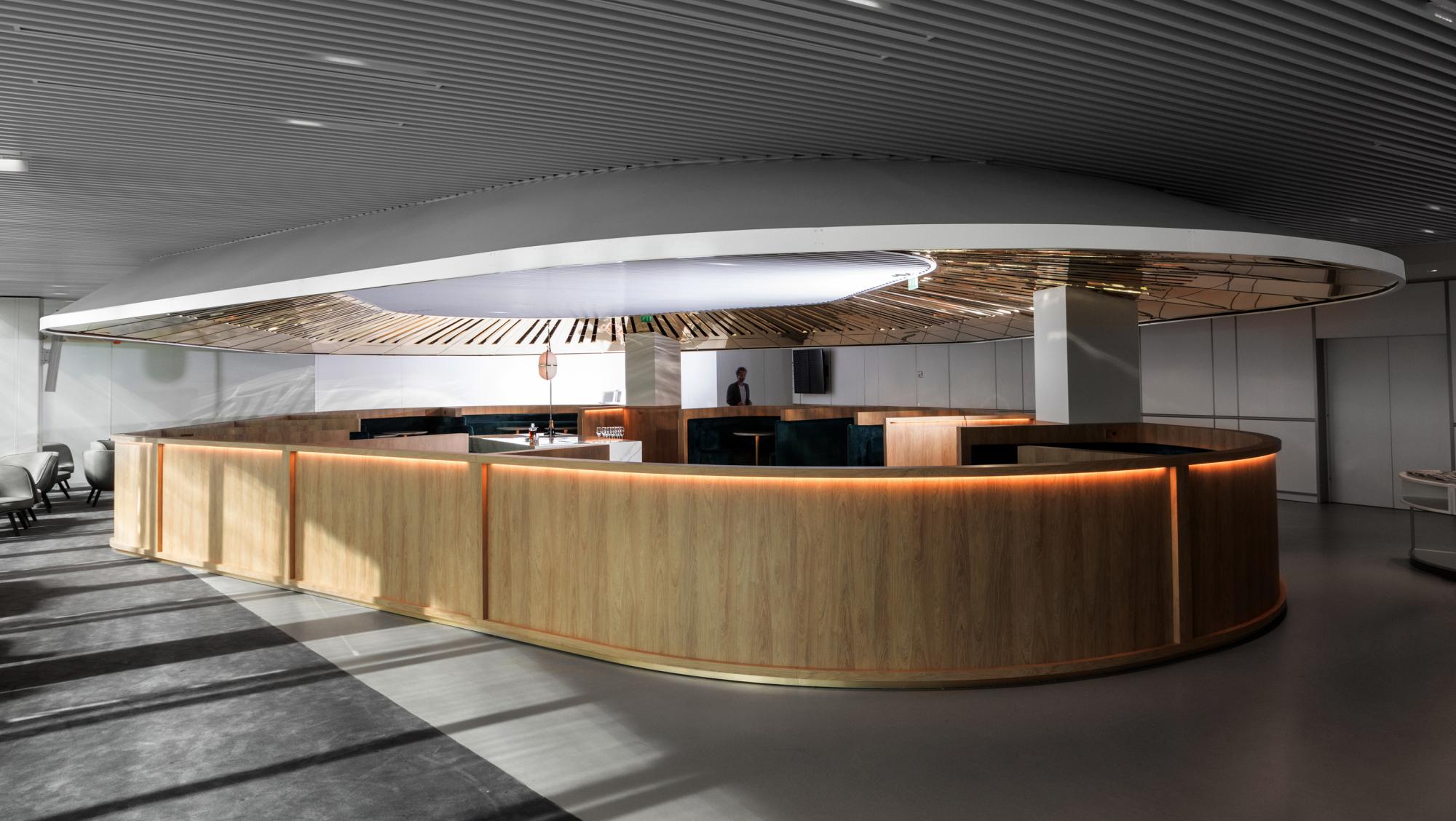 Le Balcon está dentro del principal aeropuerto de París.