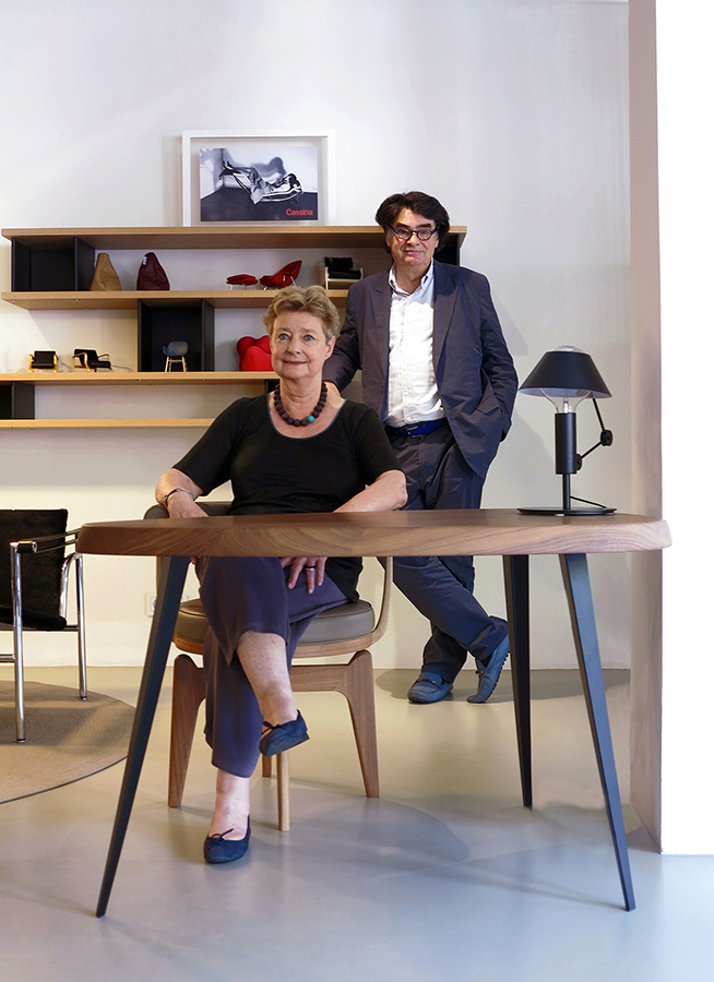 Pernett Perriand, hija de Charlotte, y su marido Jacques Barsac, estudioso de la obra de la creadora, asistieron a la inauguración de la muestra.
