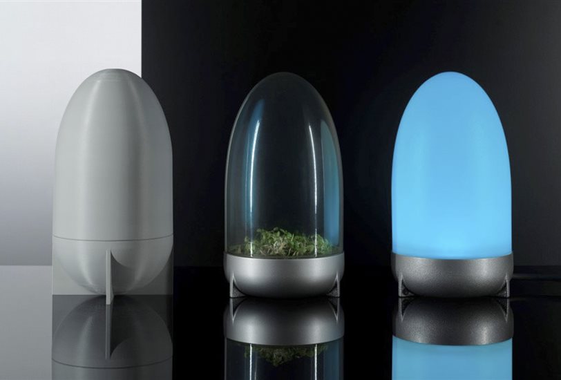 La colección RUMTID incluye un terrario interior y varias soluciones de iluminación.