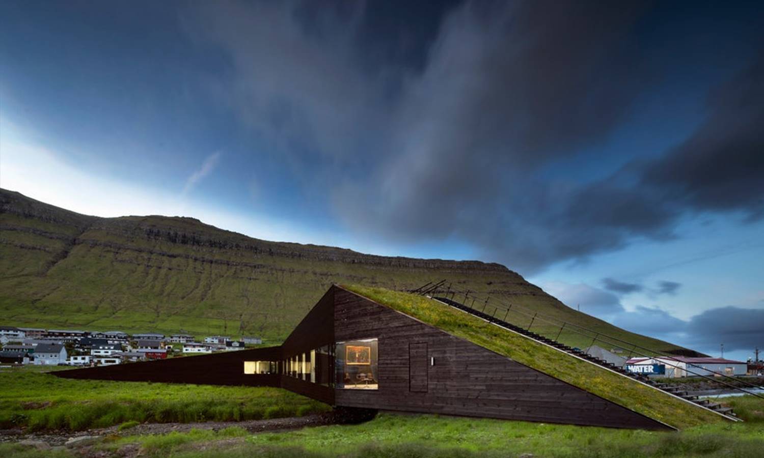 Ayuntamiento de Eysturkommuna (Islas Feroe), Henning Larsen.

