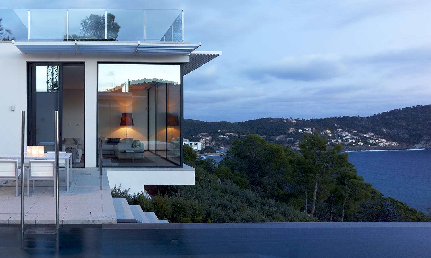 Franklin Design Associates casa blanca piscina 2. 