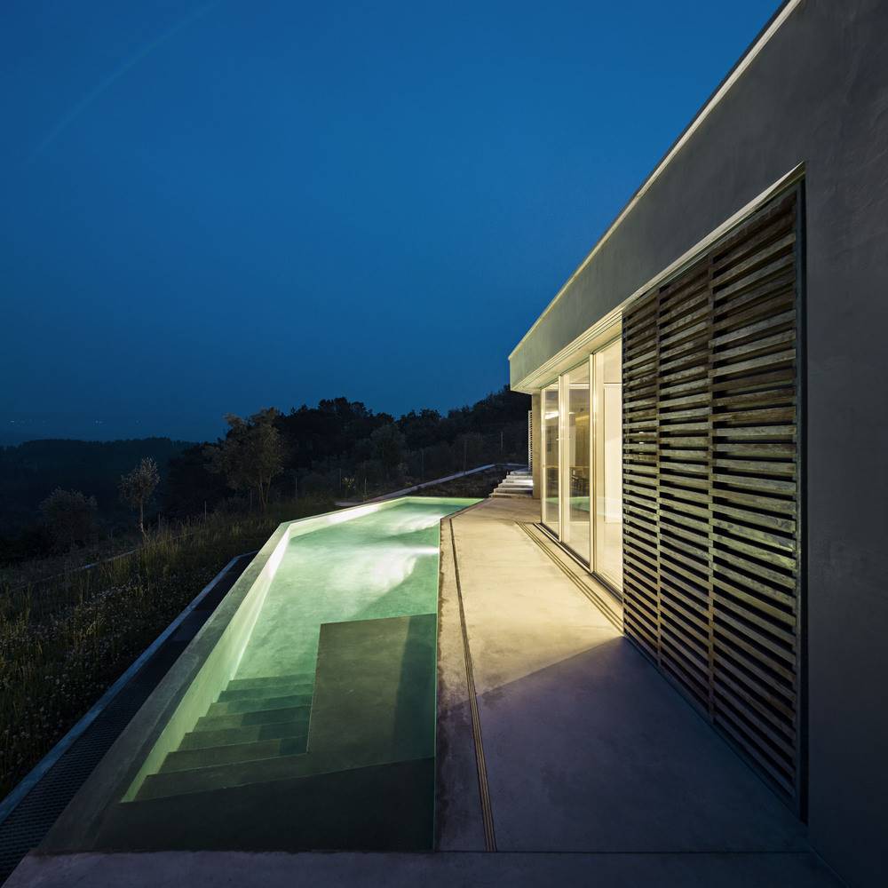 Casa en Gateira, por Camarim Arquitectos