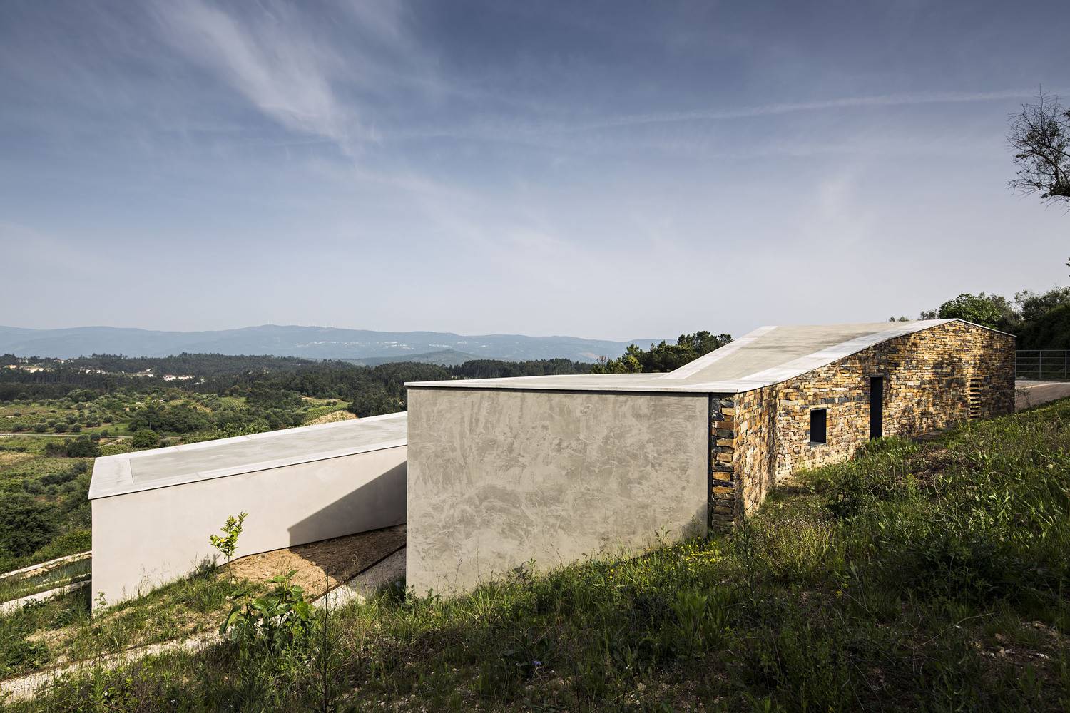 Casa en Gateira, por Camarim Arquitectos