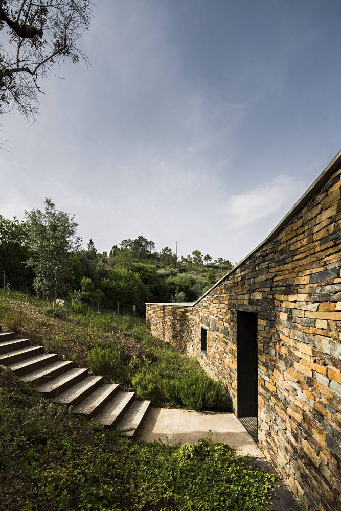 Casa en Gateira, por Camarim Arquitectos