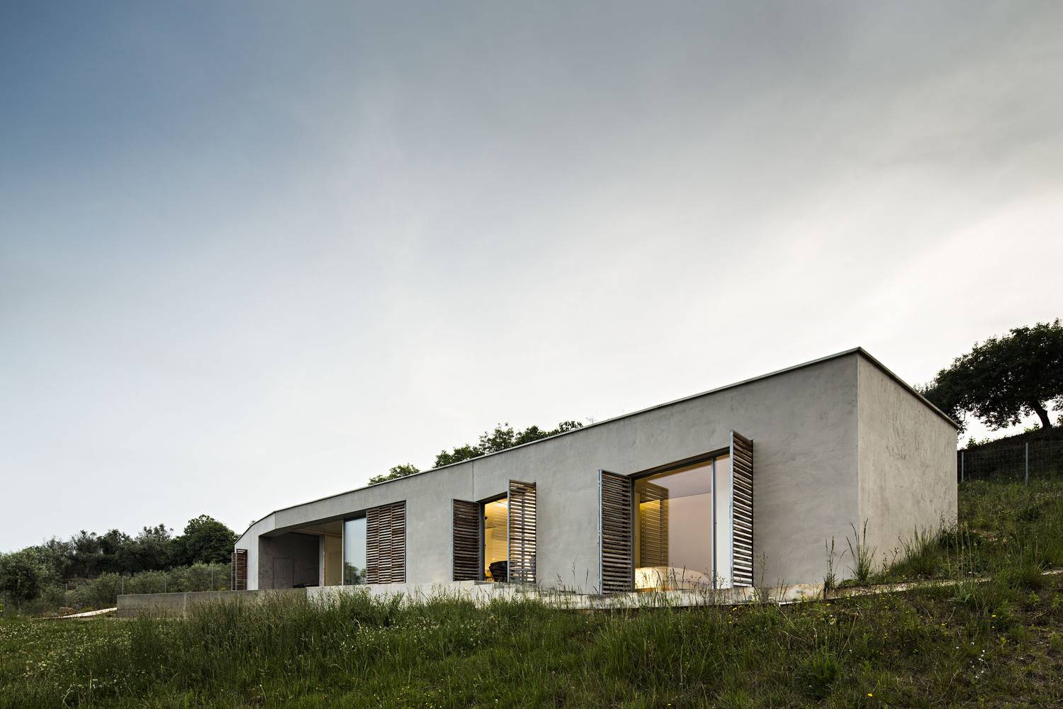 Casa en Gateira, por Camarim Arquitectos
