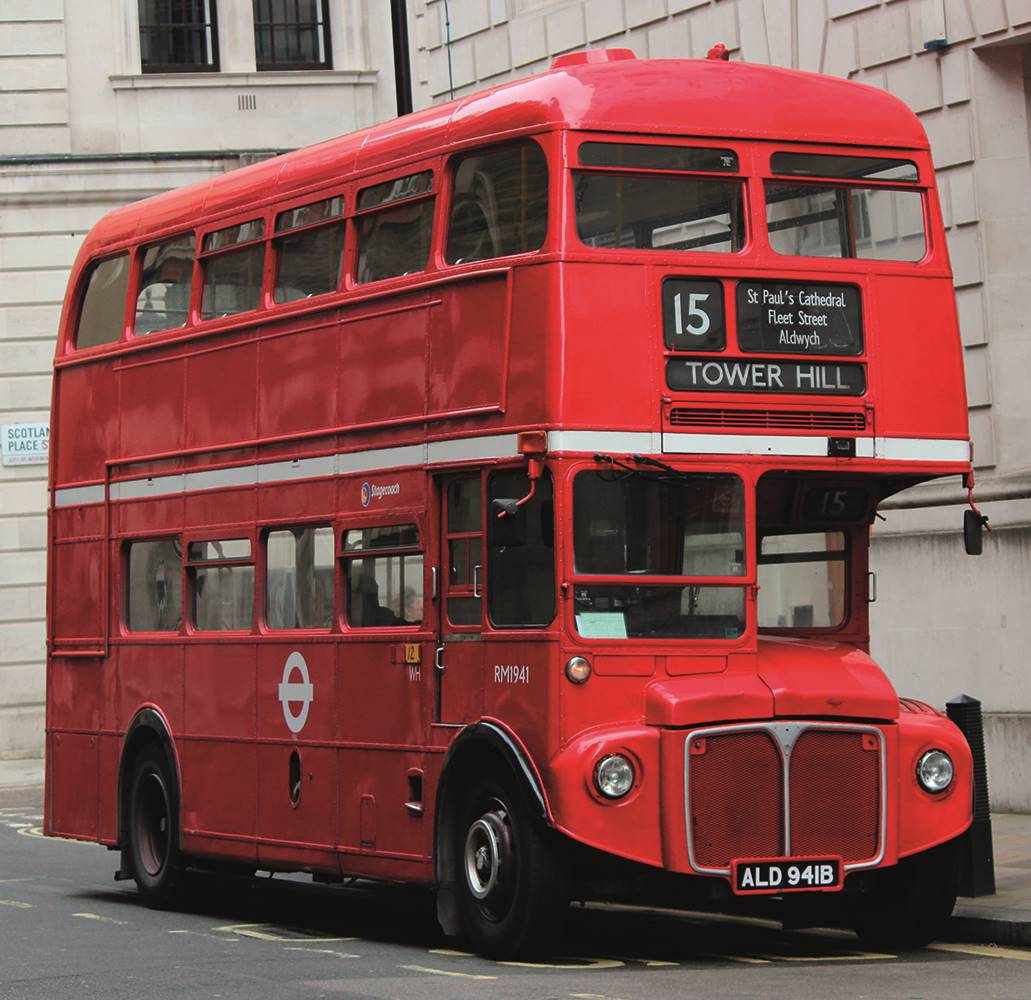 LONDON ROUTEMASTER. [06] Los asientos de bus de la Routemaster