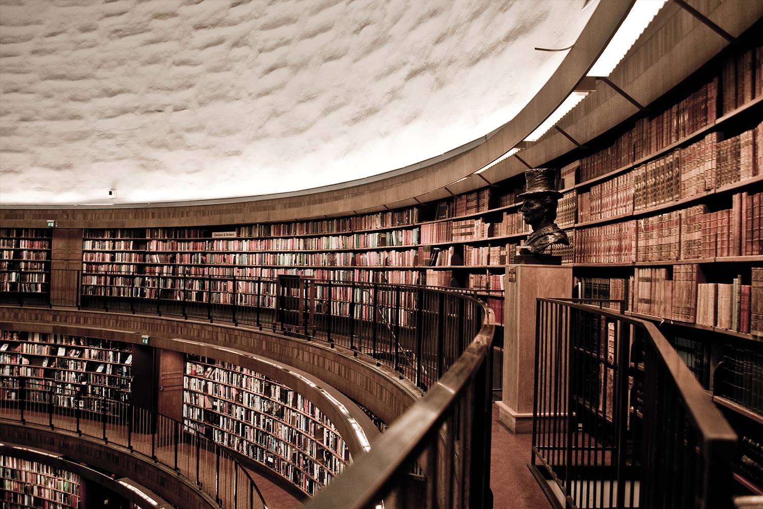CITY LIBRARY. [ ] City Library