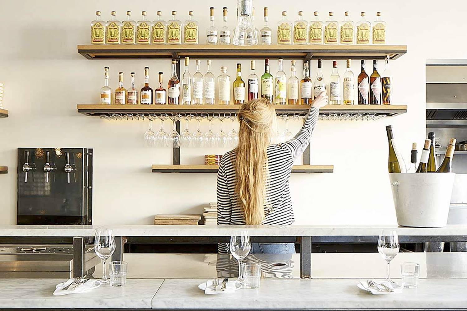 BUFFET VAN ODETTE. [01] BUFFET VAN ODETTE