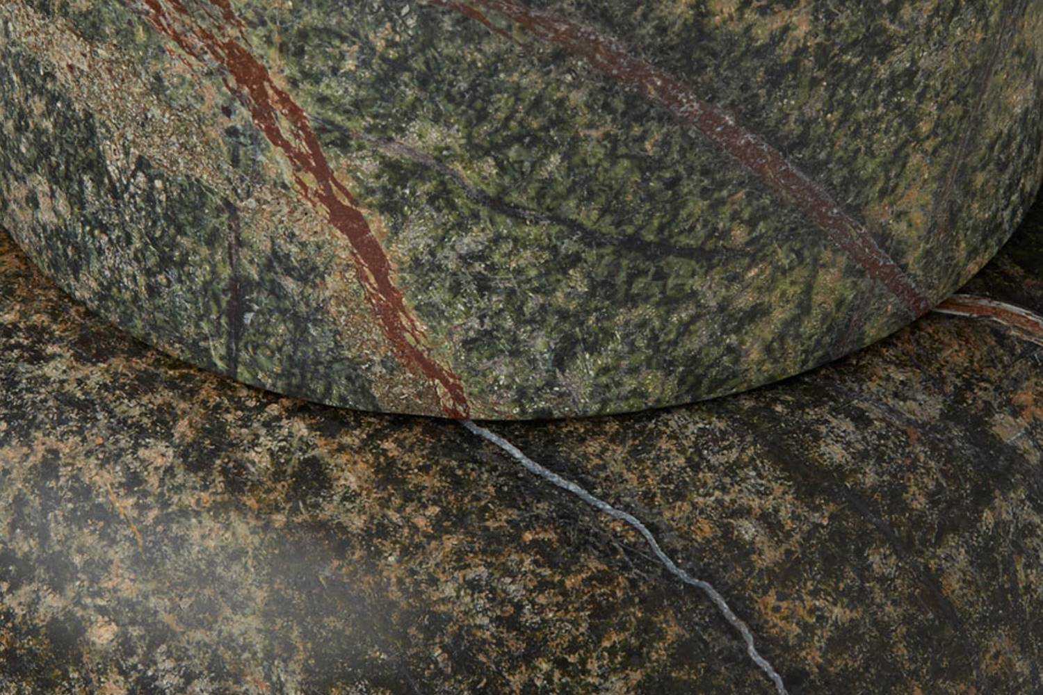 Imagen de detalle del mármol que compone la colección ROCK.

