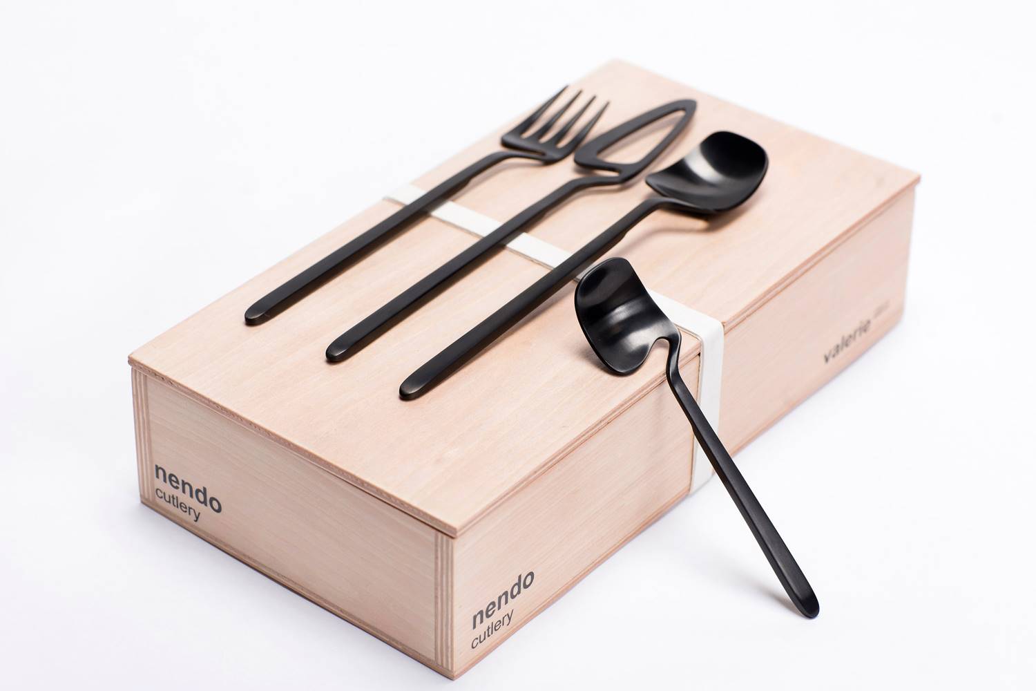 Cubertería Skelton, por Nendo