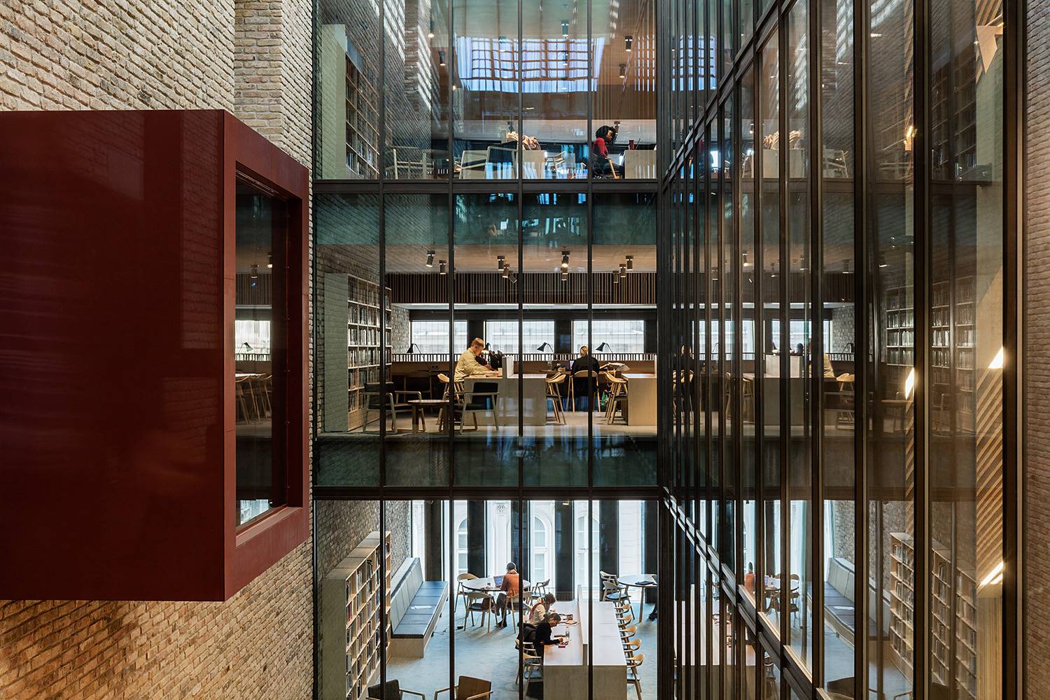 Universidad Centroeuropea (Central European University, CEU) (Fase 1), Budapest, de O’Donnell + Tuomey.
