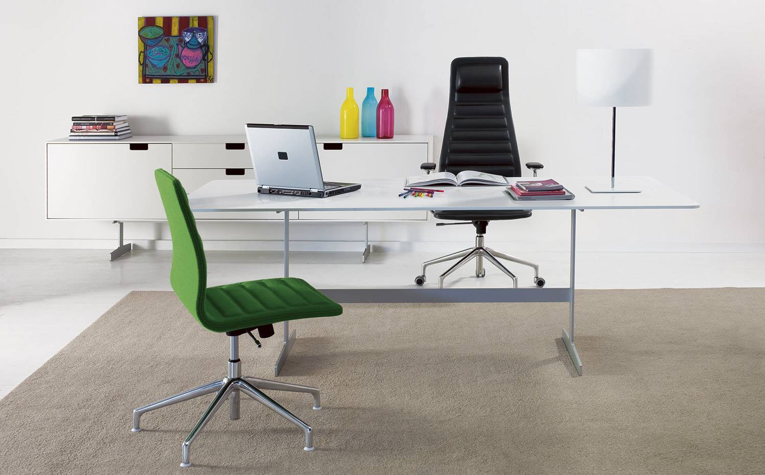 butaca-Lotus. Elegancia en el lugar de trabajo gracias a la butaca Lotus.