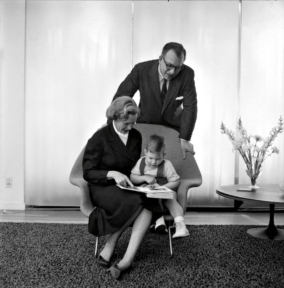 Eero Saarinen recogió el testigo de su padre Eliel y se convirtió, como aquel, en un arquitecto de reconocimiento internacional.
