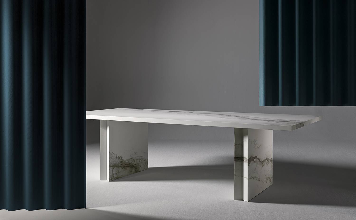 Mesa Uve, diseño de Odosdesign para Miter.
