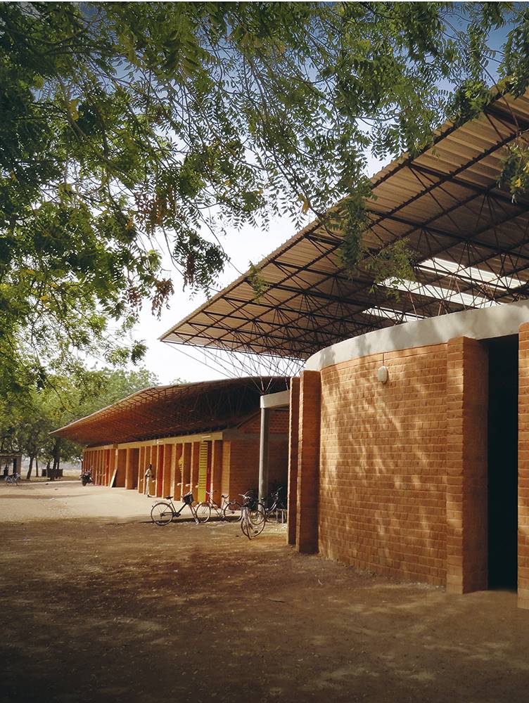 Biblioteca escolar en Gando, Burkina Faso.
