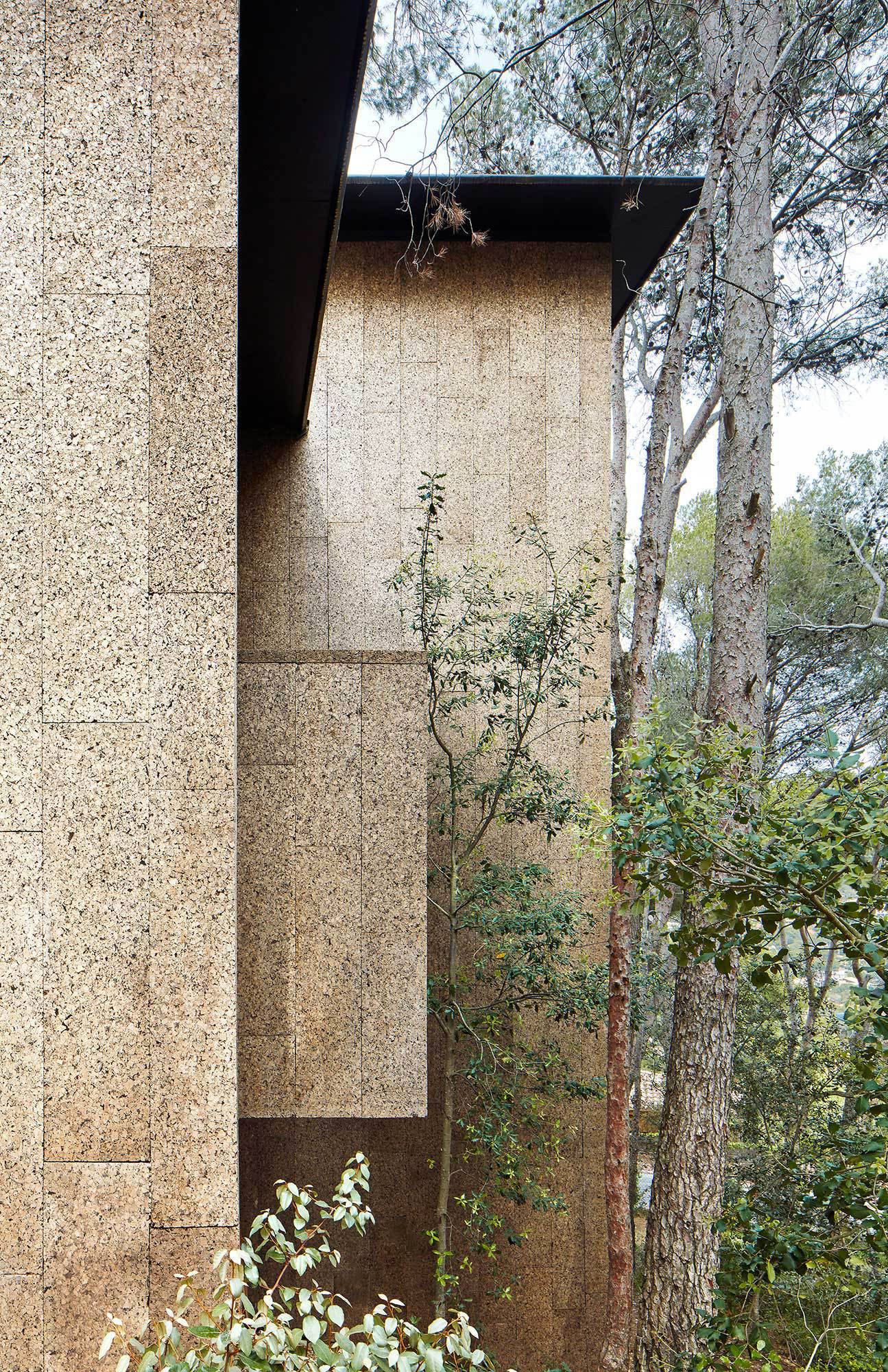 Dos casas de corcho, por López Rivera Arquitectos