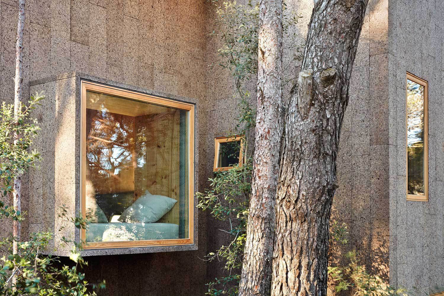 Dos casas de corcho, por López Rivera Arquitectos