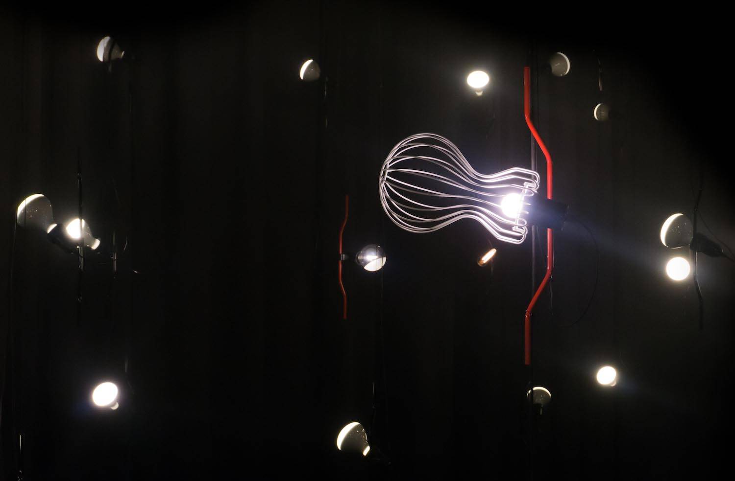 Instalación 'traparentesi' de Patricia Urquiola para la Triennale