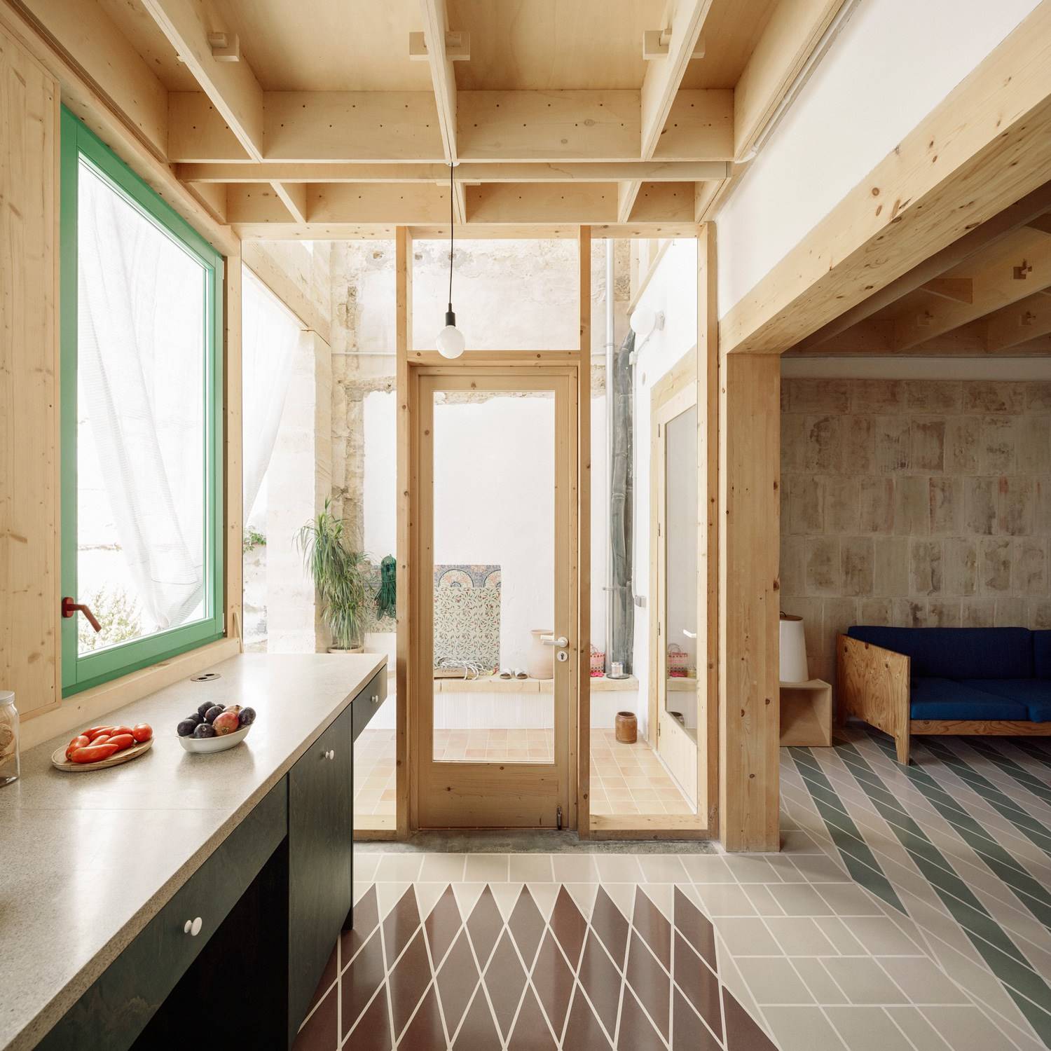 Plywood House, por SMS Arquitectos