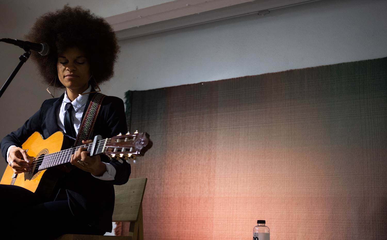 El evento contó con la música en directo de Gigi McFarlane.