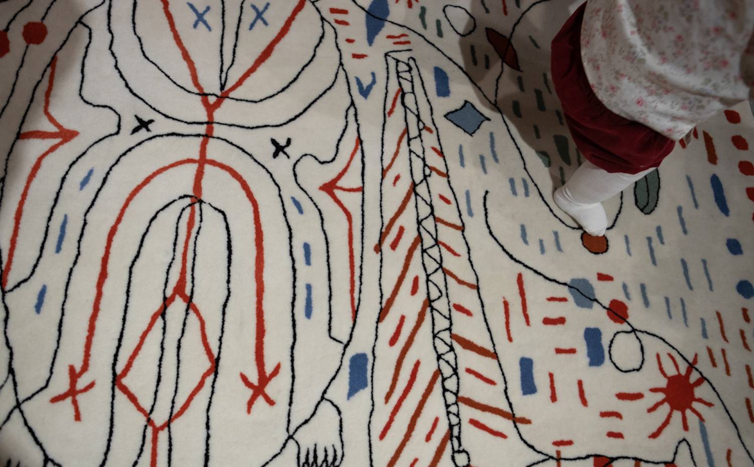 Fiesta nanimarquina arquitectura y diseño9. Detalle de una alfombra diseñada por Jaime Hayón.