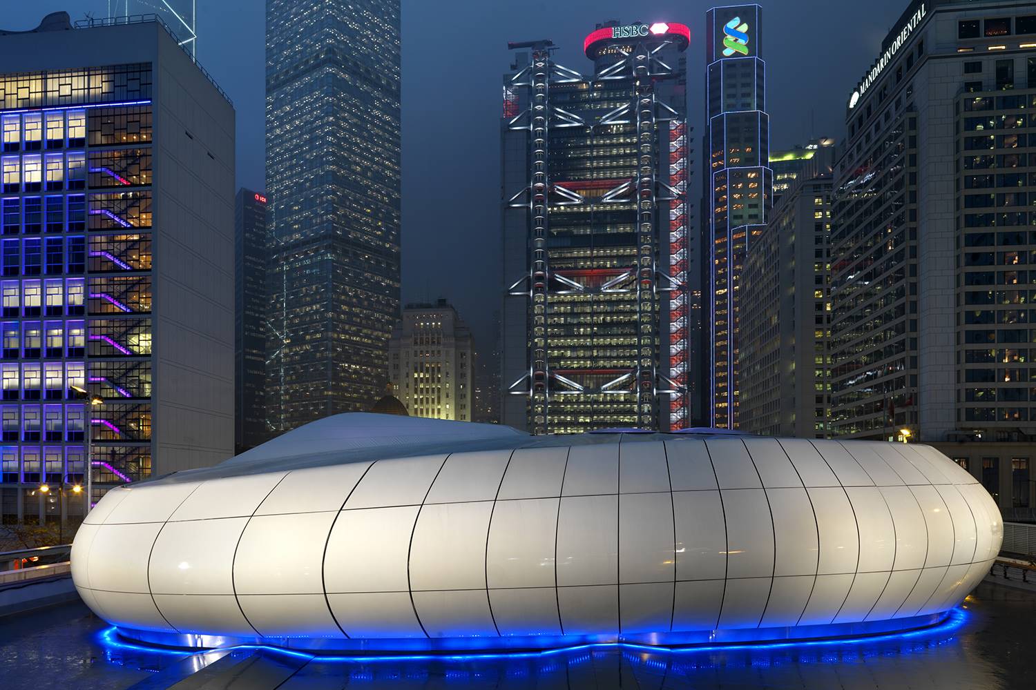 Chanel Mobile Art Pavilion, en Hong Kong, por Zaha Hadid