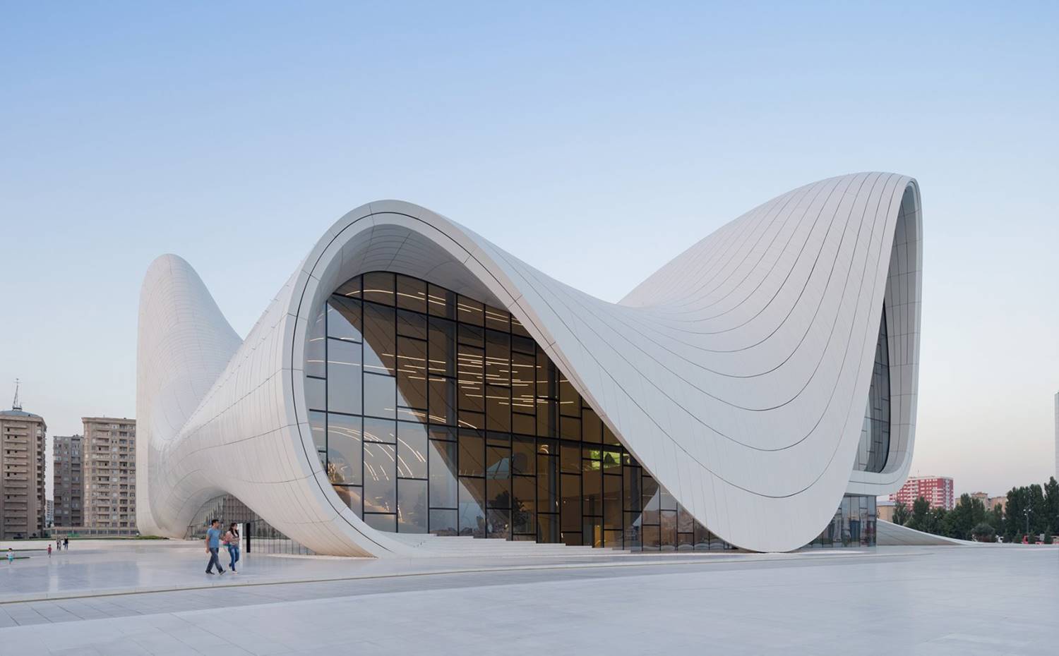 lámpara camarera Ardiente Las mejores obras construídas de la Zaha Hadid