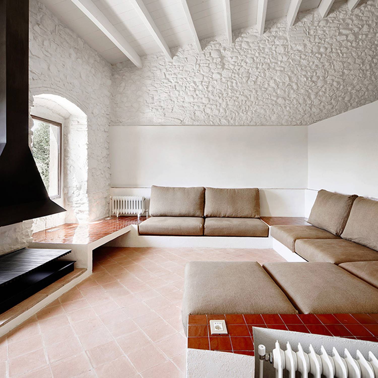 Una masía rehabilitada en el Ampurdán (Girona) por Arquitectura-G.