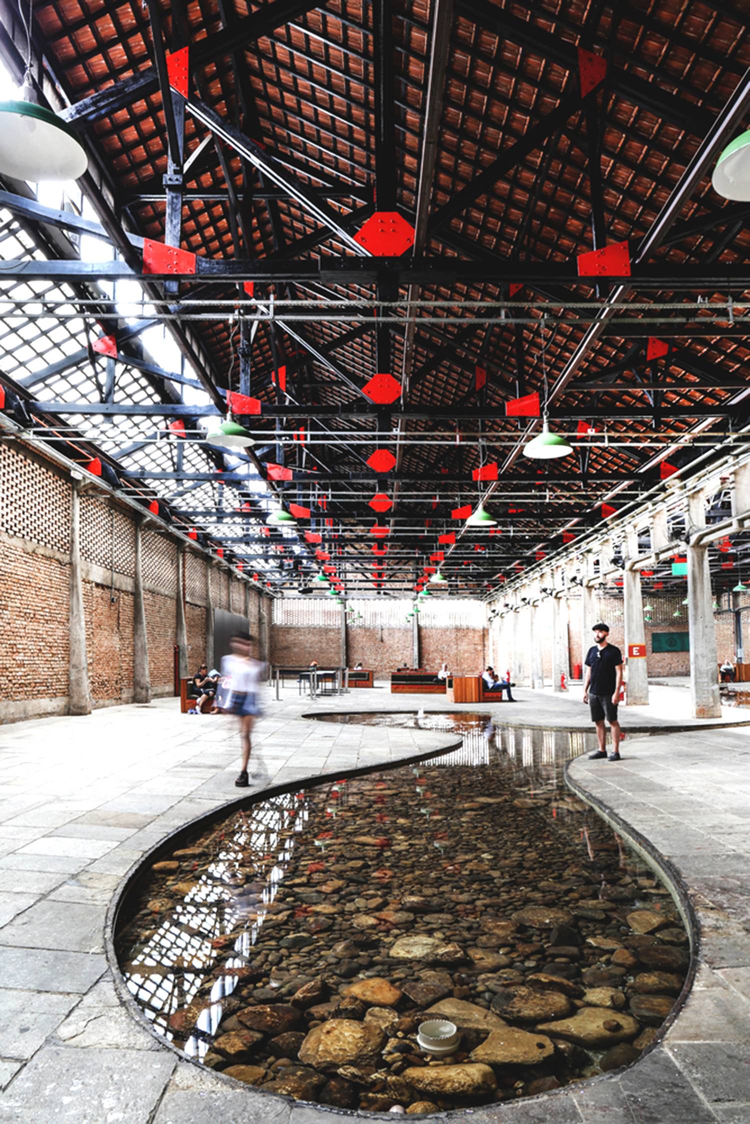 SESC Pompéia. Centro cultural y deportivo diseñado por Lina Bo Bardi en São Paulo.